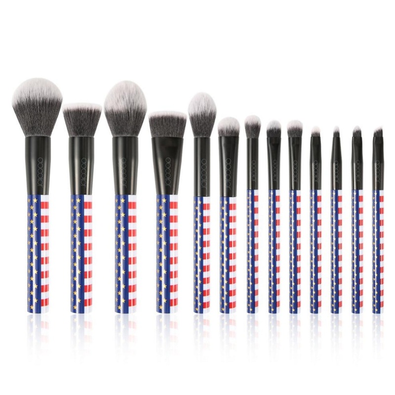 Docolor Stars & Stripes – 13 Pieces Makeup Brush Set