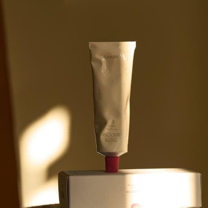 Luvum Woody Rose Hand Cream  Soothing Hydration with Tea Tree & Centella Asiatica  50ml