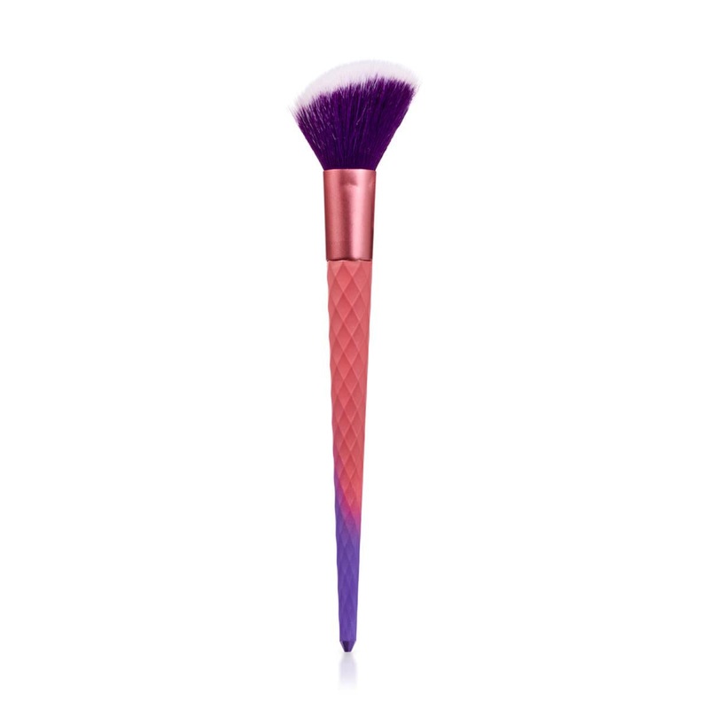 Eklips Glimmer Angled Blush Brush: Achieve a Flawless, Contoured Look with Precise Application – Professional Makeup Brush