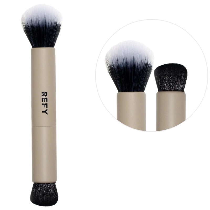 Duo Fiber Face Brush: Achieve Streak-Free Bronzed Perfection with this Vegan & Cruelty-Free Cream Blending Brush