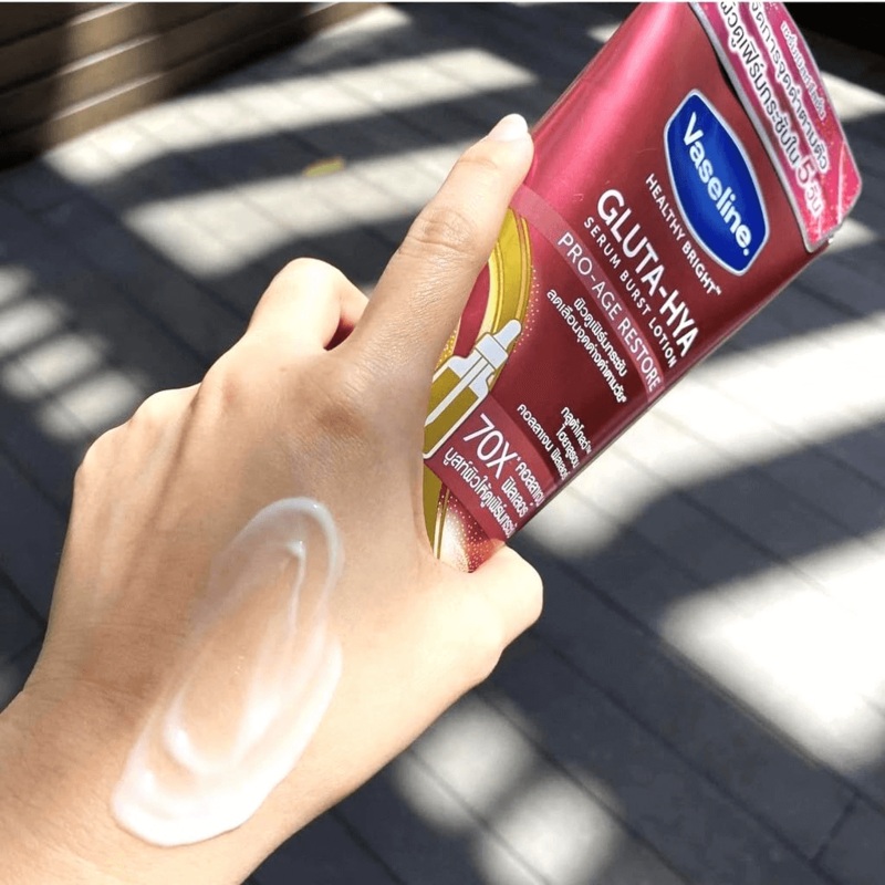 Vaseline Gluta-Hya Serum Lotion Pro-Age Restore 200ml